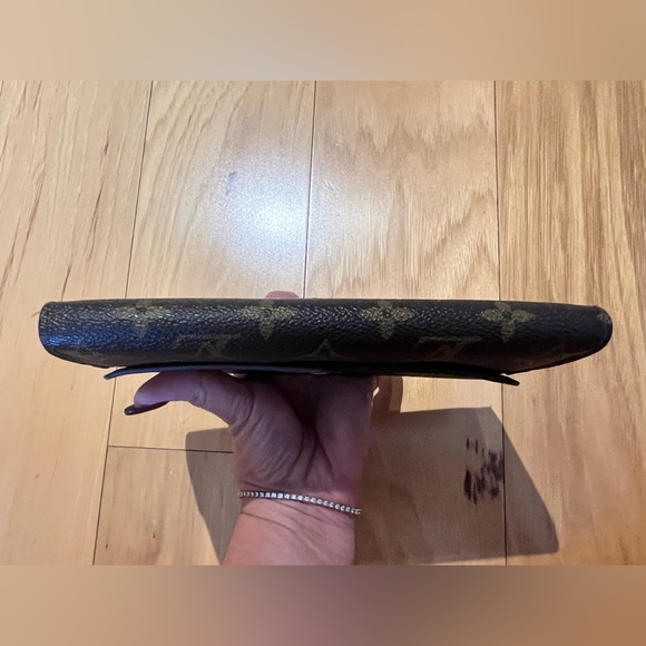 Authentic Louis Vuitton Sarah Wallet - Picture 7 of 13